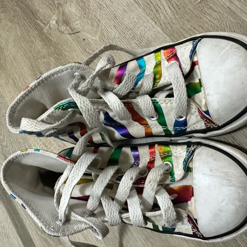Converse colorful stripes